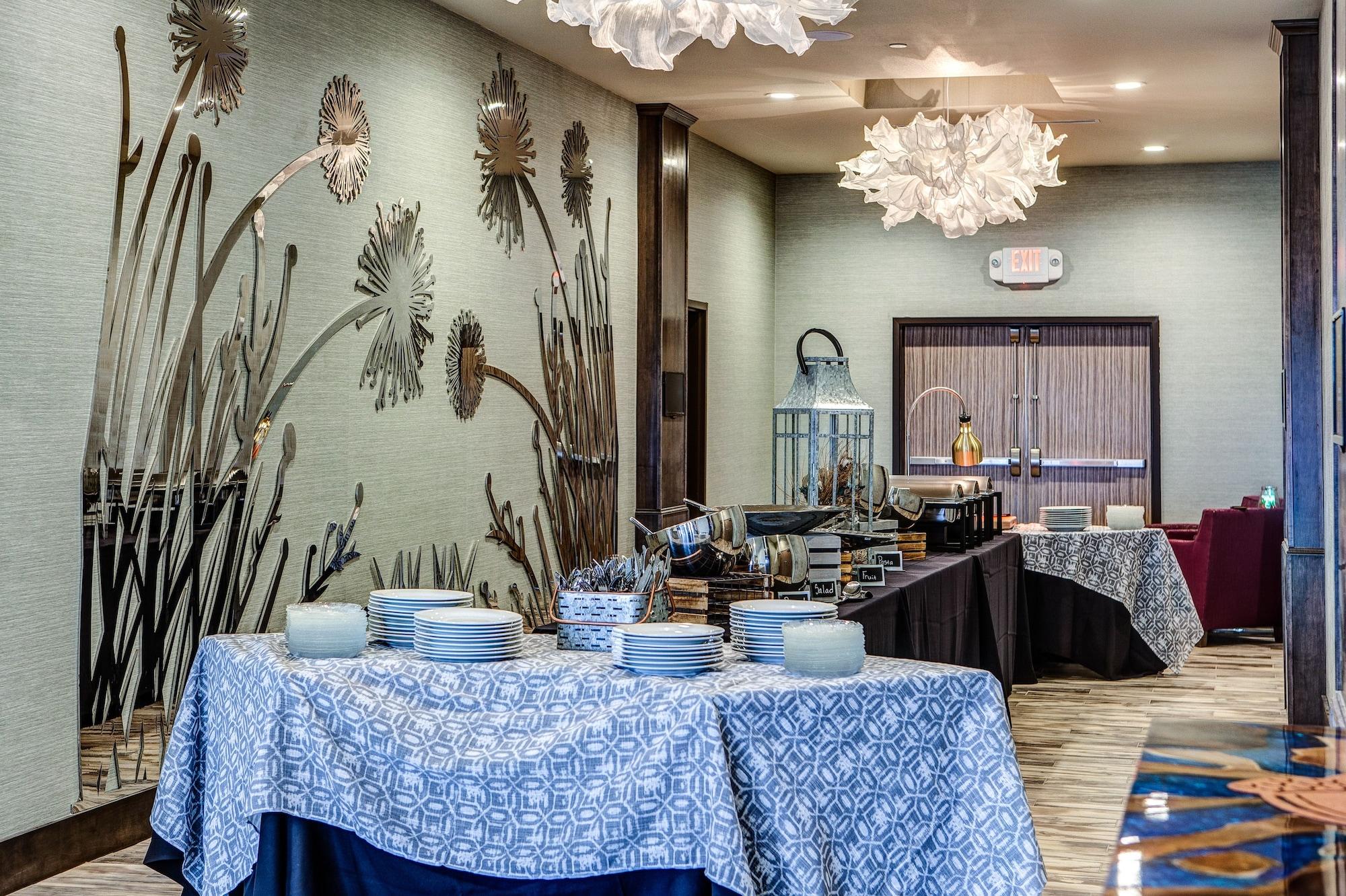 Hilton Garden Inn Topeka Ngoại thất bức ảnh