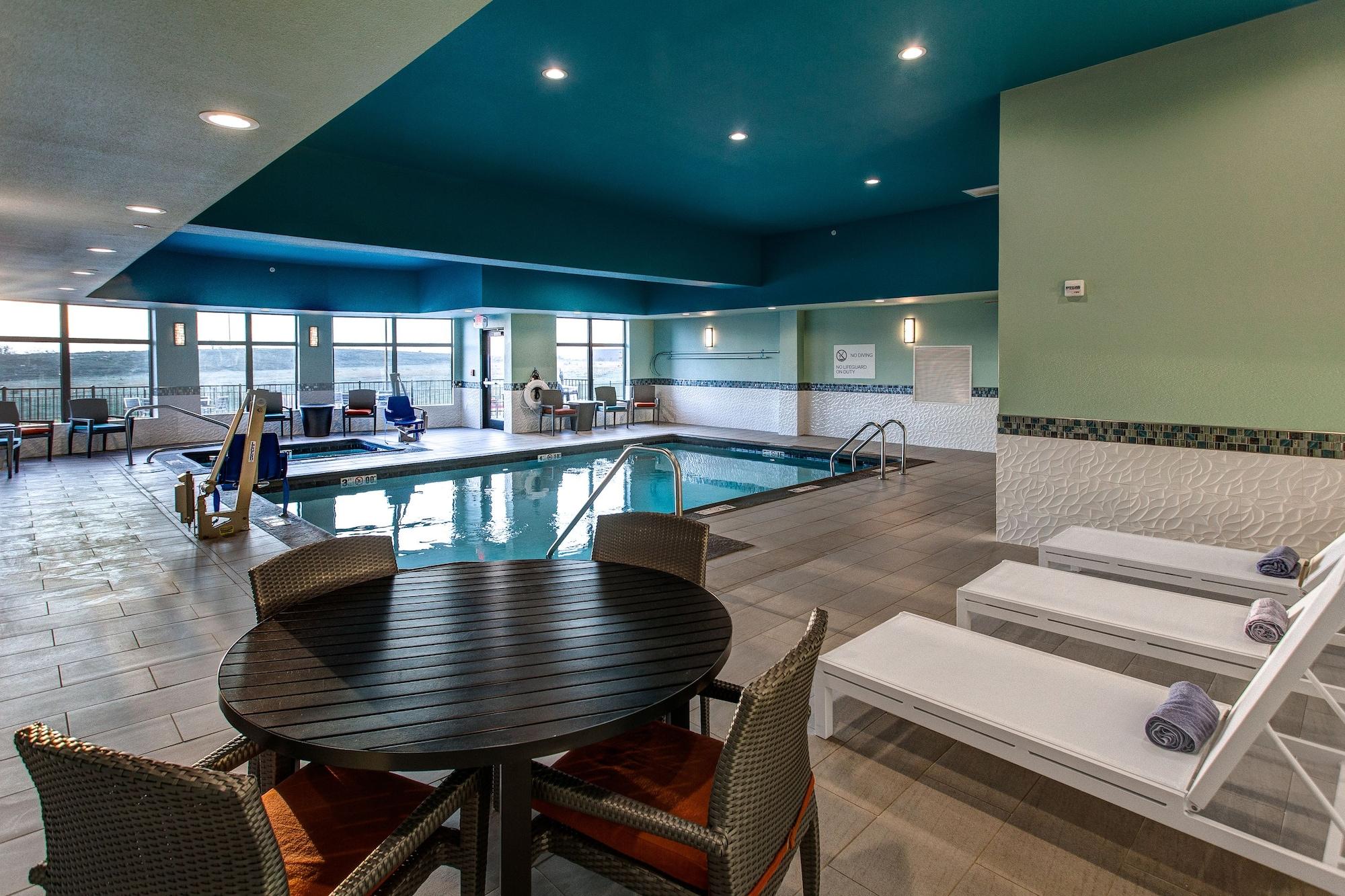 Hilton Garden Inn Topeka Ngoại thất bức ảnh
