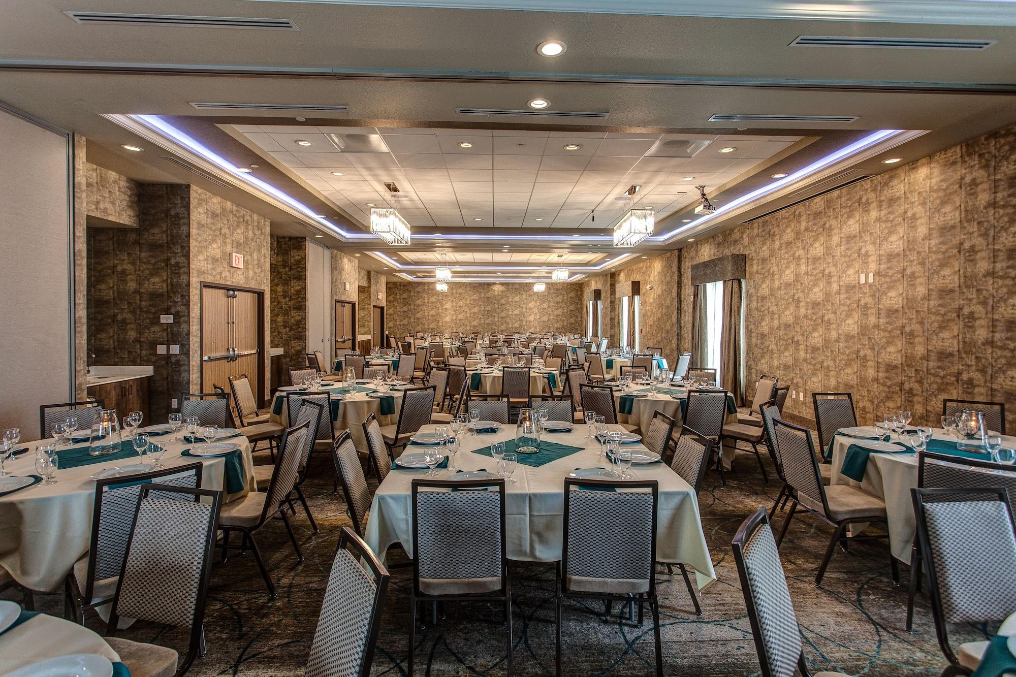 Hilton Garden Inn Topeka Ngoại thất bức ảnh