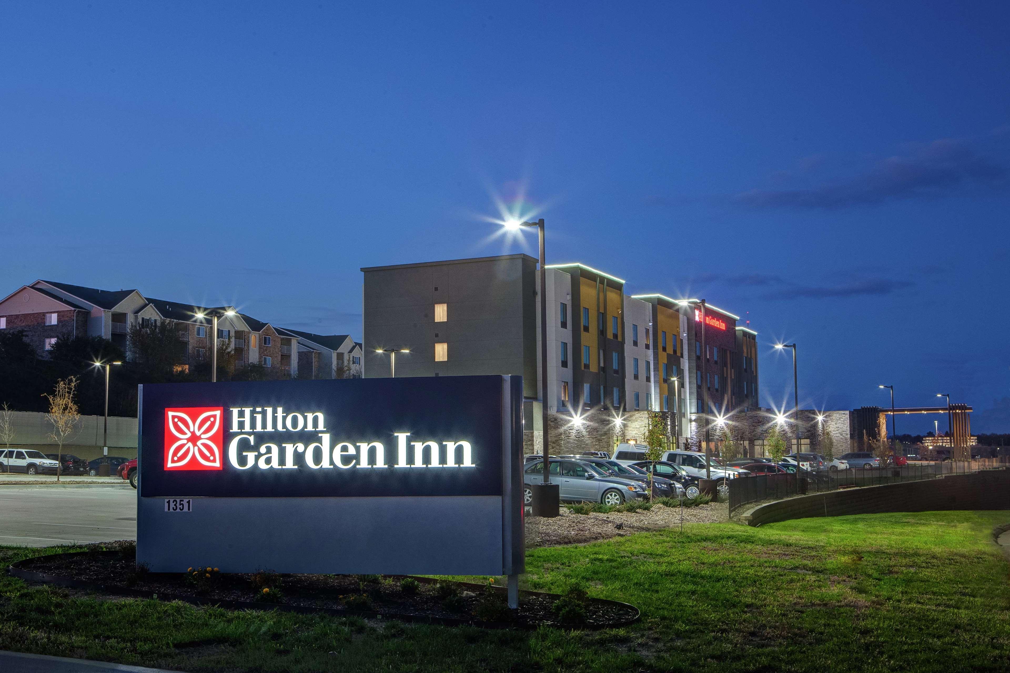 Hilton Garden Inn Topeka Ngoại thất bức ảnh
