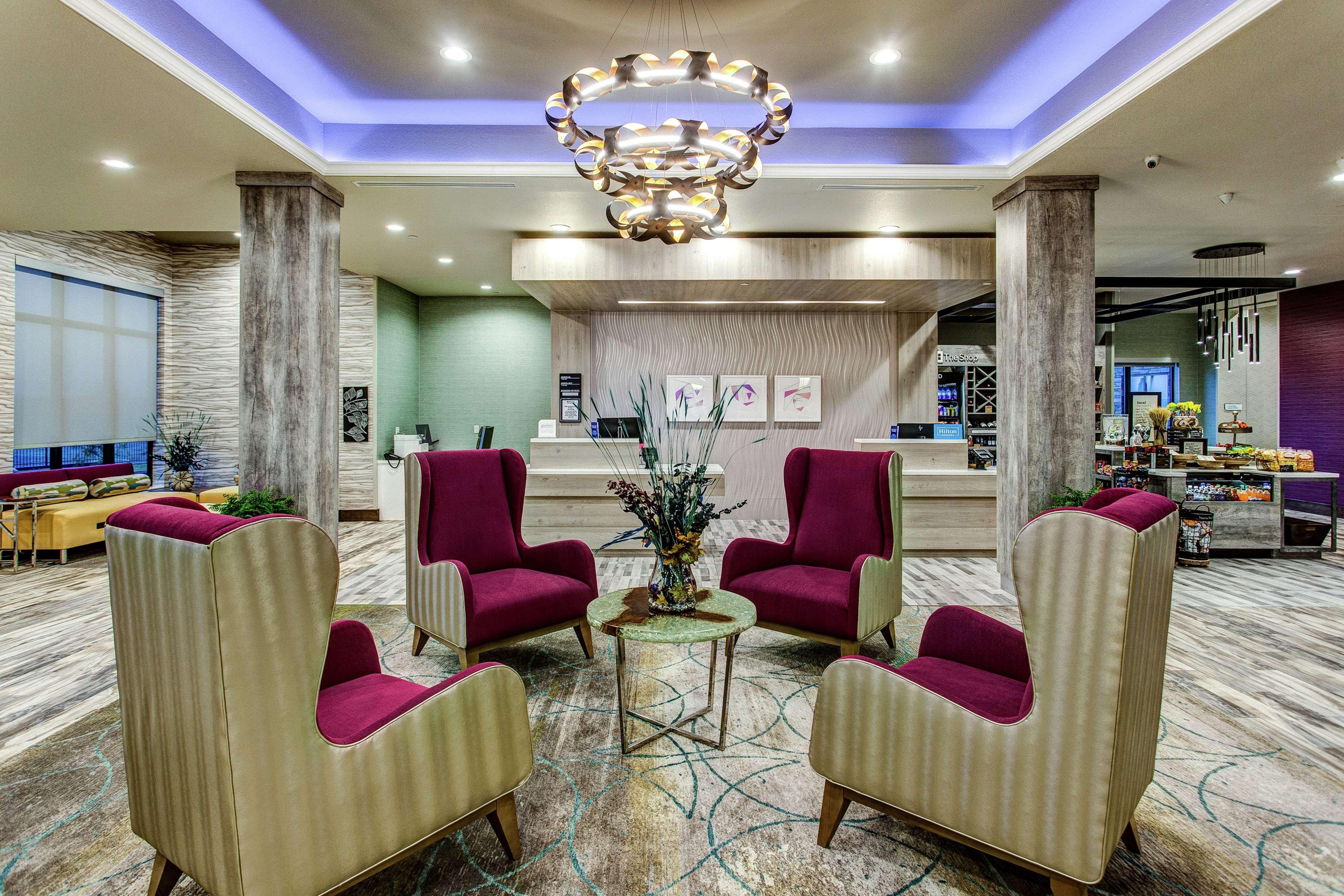 Hilton Garden Inn Topeka Ngoại thất bức ảnh