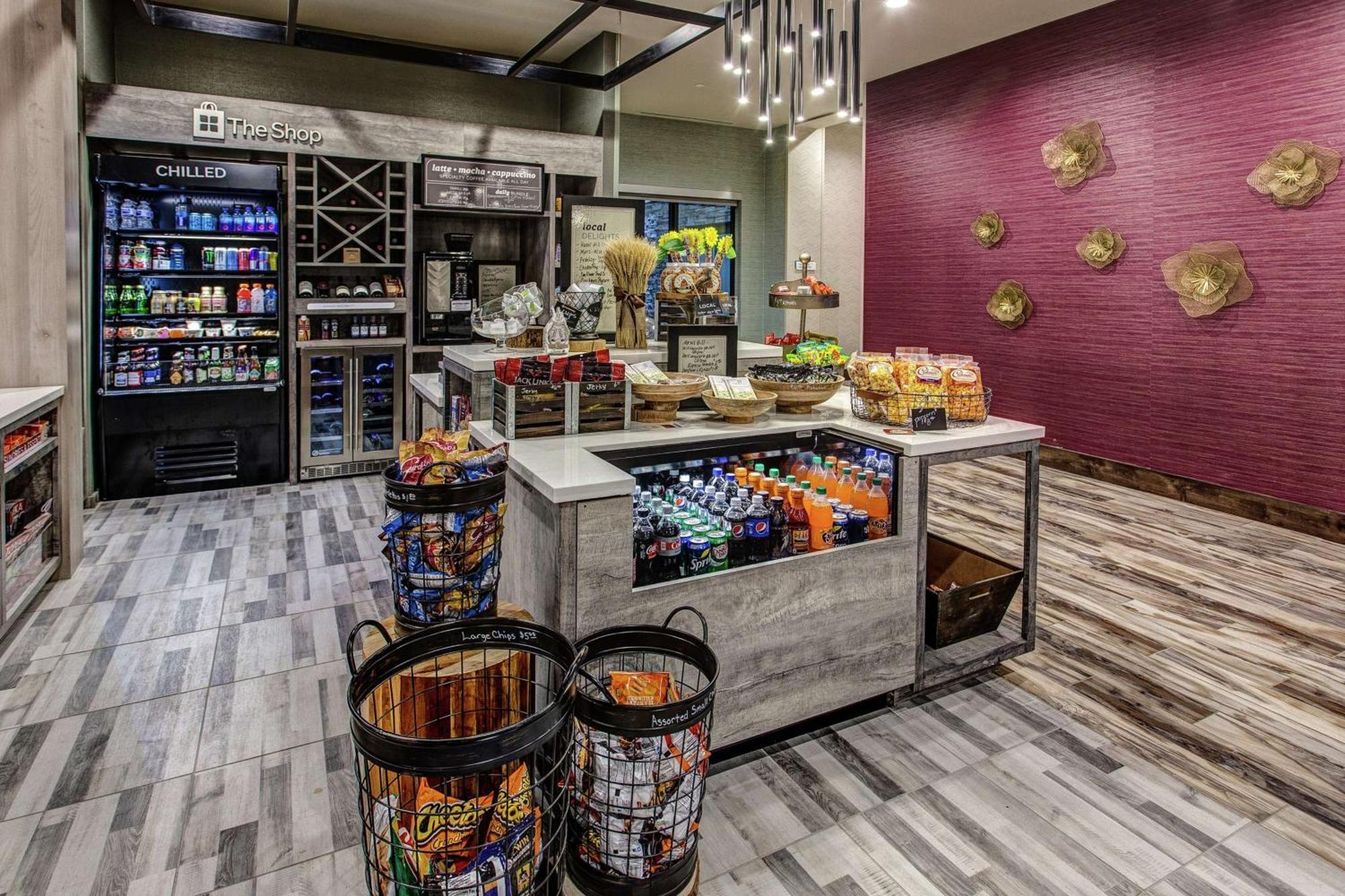 Hilton Garden Inn Topeka Ngoại thất bức ảnh
