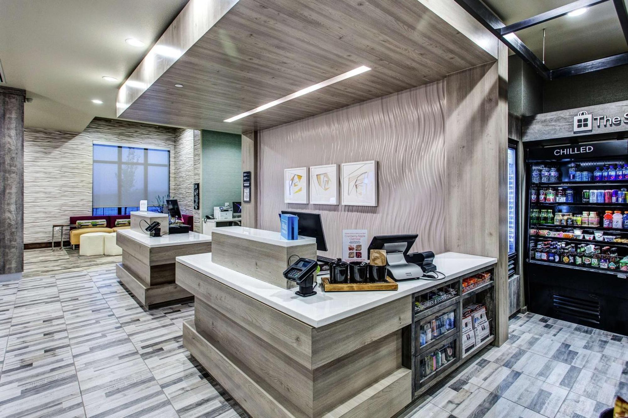 Hilton Garden Inn Topeka Ngoại thất bức ảnh
